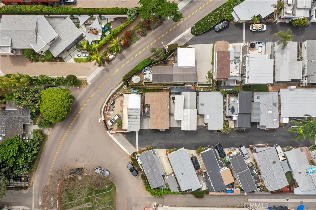 https://cdn.realtyfeed.com/cdn/127/306483559/984105becee0ad2601b4e8292d788483.webp