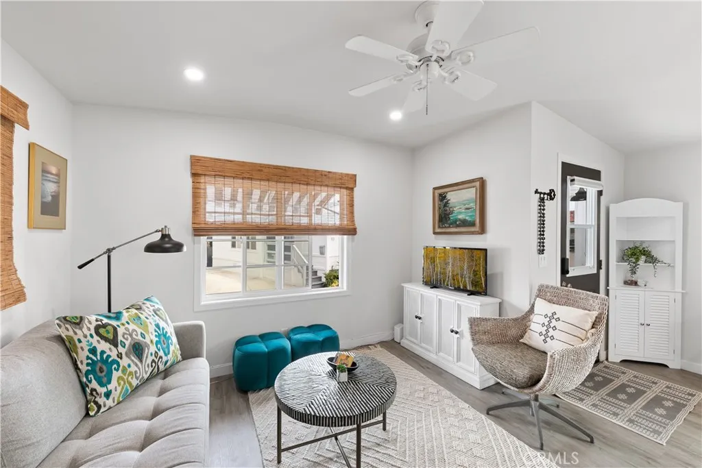 https://cdn.realtyfeed.com/cdn/127/306483559/aa7c51aa2185597e2247025bae61cab9.webp