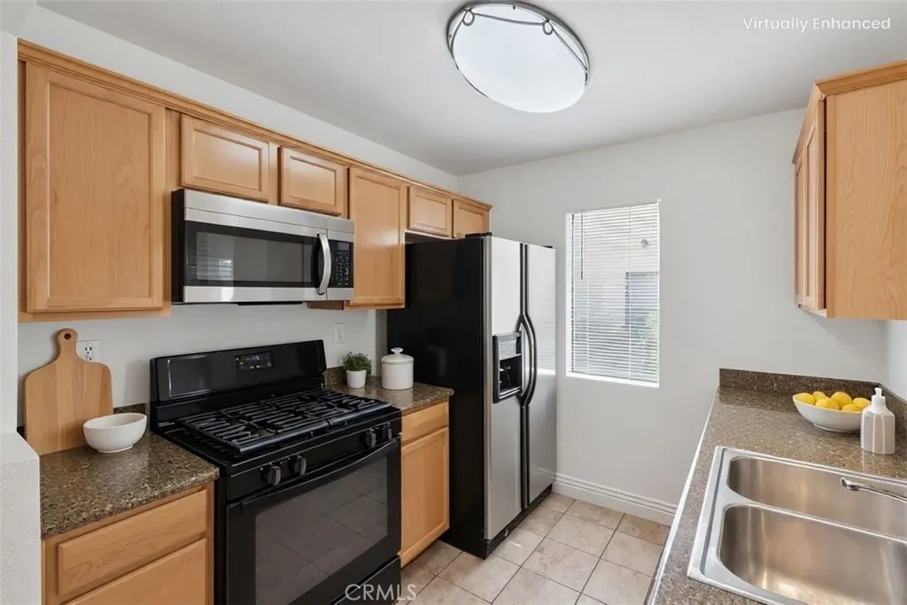 More Details about MLS # SW25148824 : 10166 CAMINO RUIZ UNIT 32