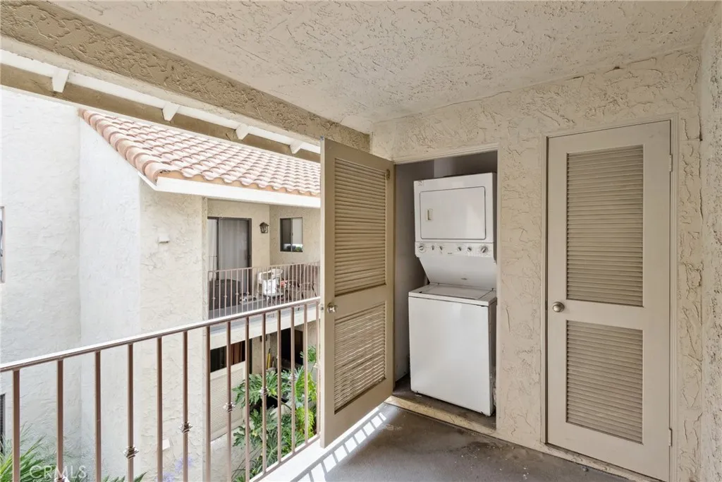 https://cdn.realtyfeed.com/cdn/127/306483590/f9fa547de2003a78c158e9057bf62db8.webp