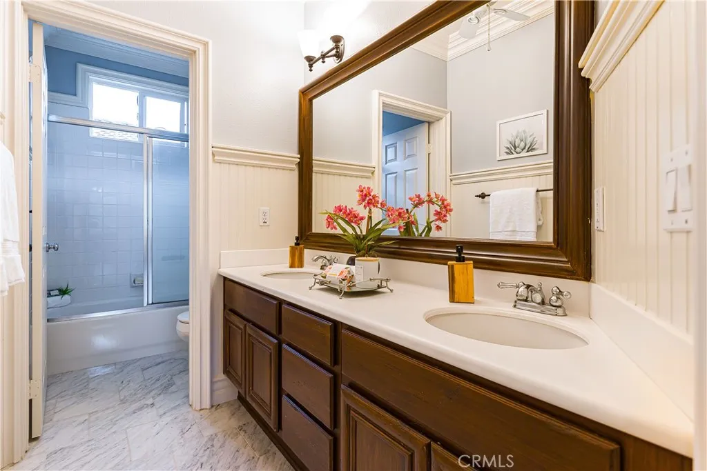 https://cdn.realtyfeed.com/cdn/127/306483681/8bec9613717cb293f54ebf5ad722cf14.webp