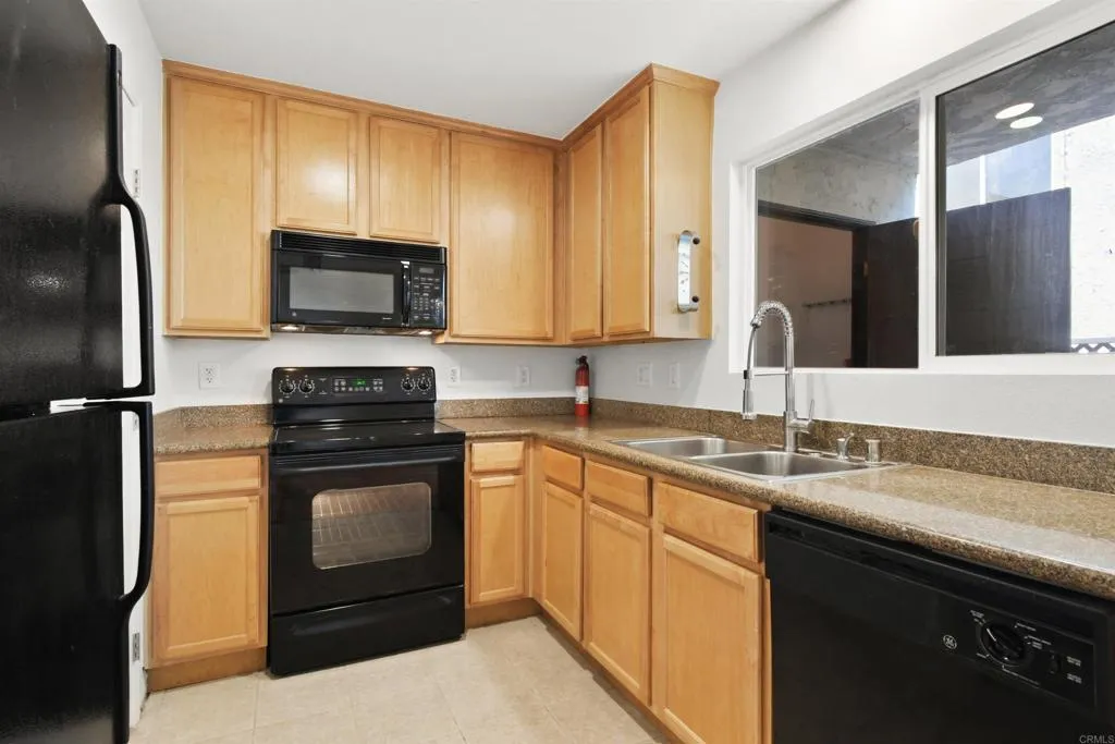 https://cdn.realtyfeed.com/cdn/127/306483816/620f4bd991e9b371caeb2b4c3915b8f2.webp