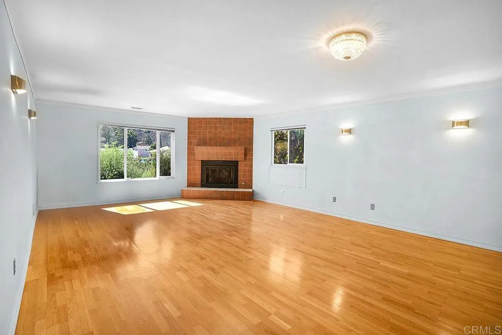 https://cdn.realtyfeed.com/cdn/127/306483925/ad3d78df5c509db6b875f4884954e401.webp