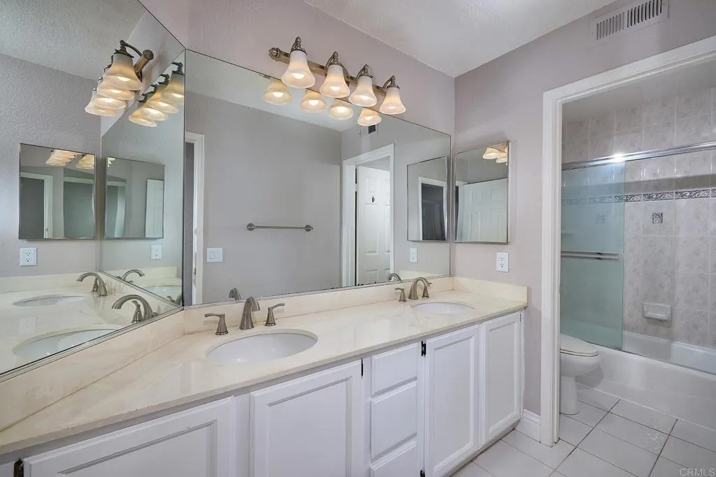 https://cdn.realtyfeed.com/cdn/127/306484215/60920c9d01f0cf5254ec02723f15bee5.webp