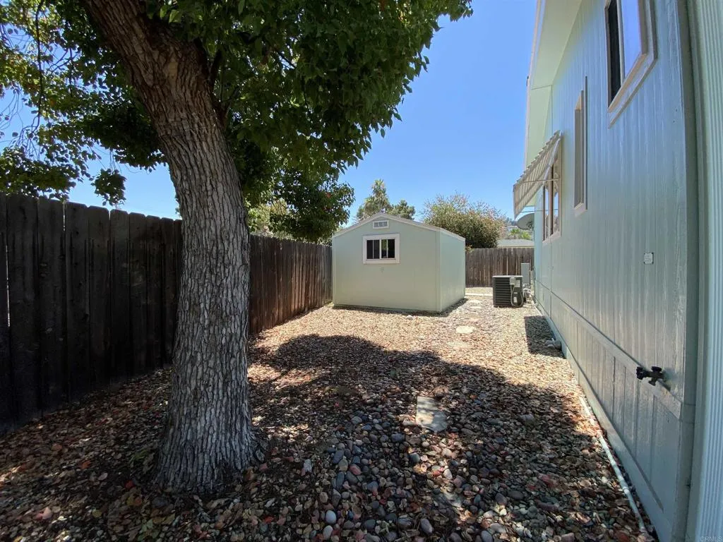 https://cdn.realtyfeed.com/cdn/127/306484527/13b2de0b8c5ef69824cd9a25674c8865.webp