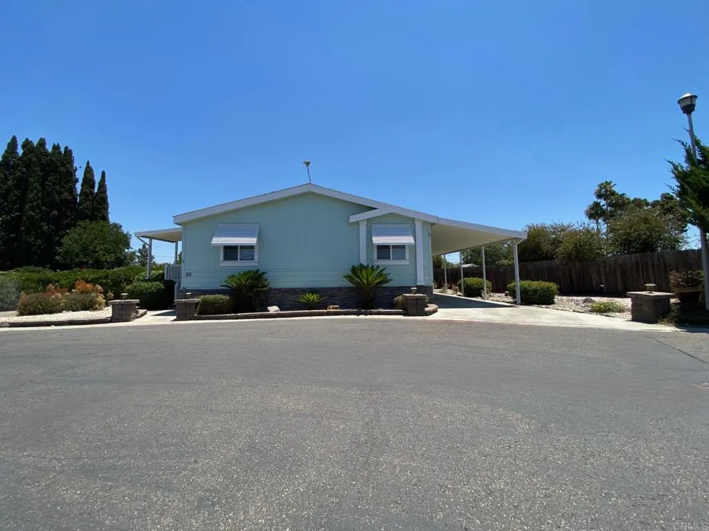 https://cdn.realtyfeed.com/cdn/127/306484527/1b420e2df4e22d7405362e19abab6ba4.webp
