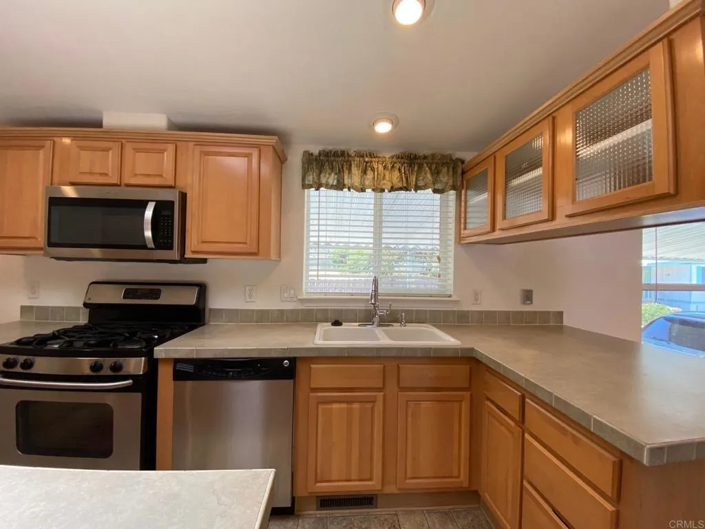 https://cdn.realtyfeed.com/cdn/127/306484527/47d998c181aaea34bba8aef32eec61fa.webp