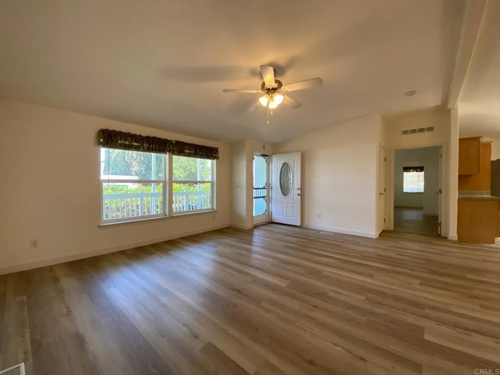https://cdn.realtyfeed.com/cdn/127/306484527/49ca7779d0a968c488ccc5d1d4385c1d.webp