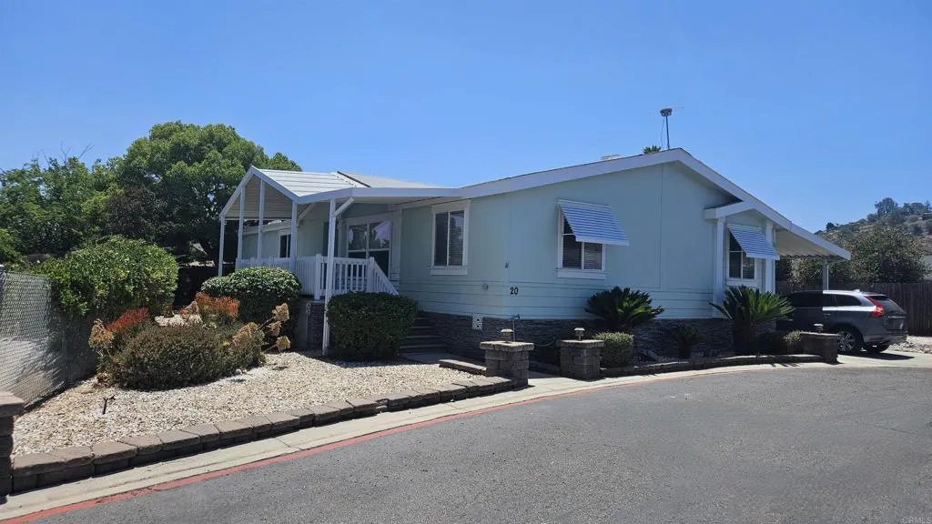 https://cdn.realtyfeed.com/cdn/127/306484527/a141b1b6d625eddf5be50e5d3eae2d68.webp