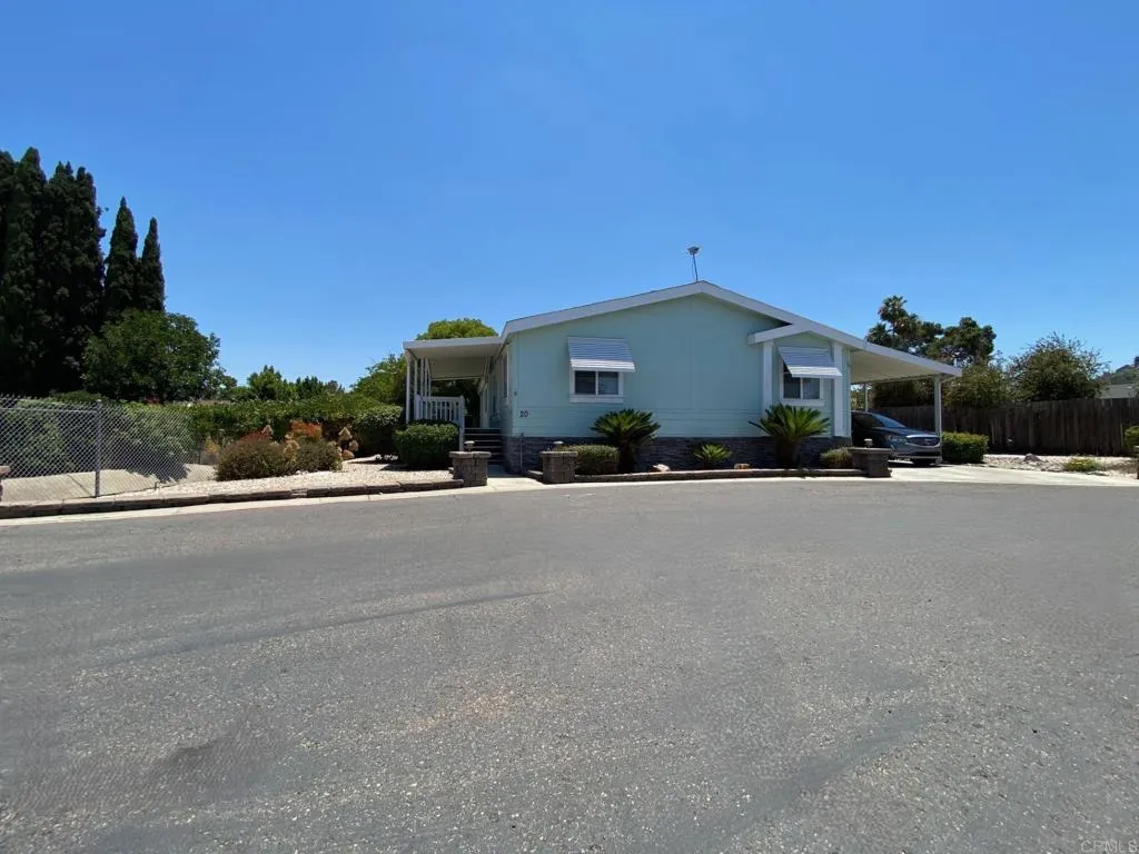 https://cdn.realtyfeed.com/cdn/127/306484527/afef66f3d89735893bde817976b68d61.webp