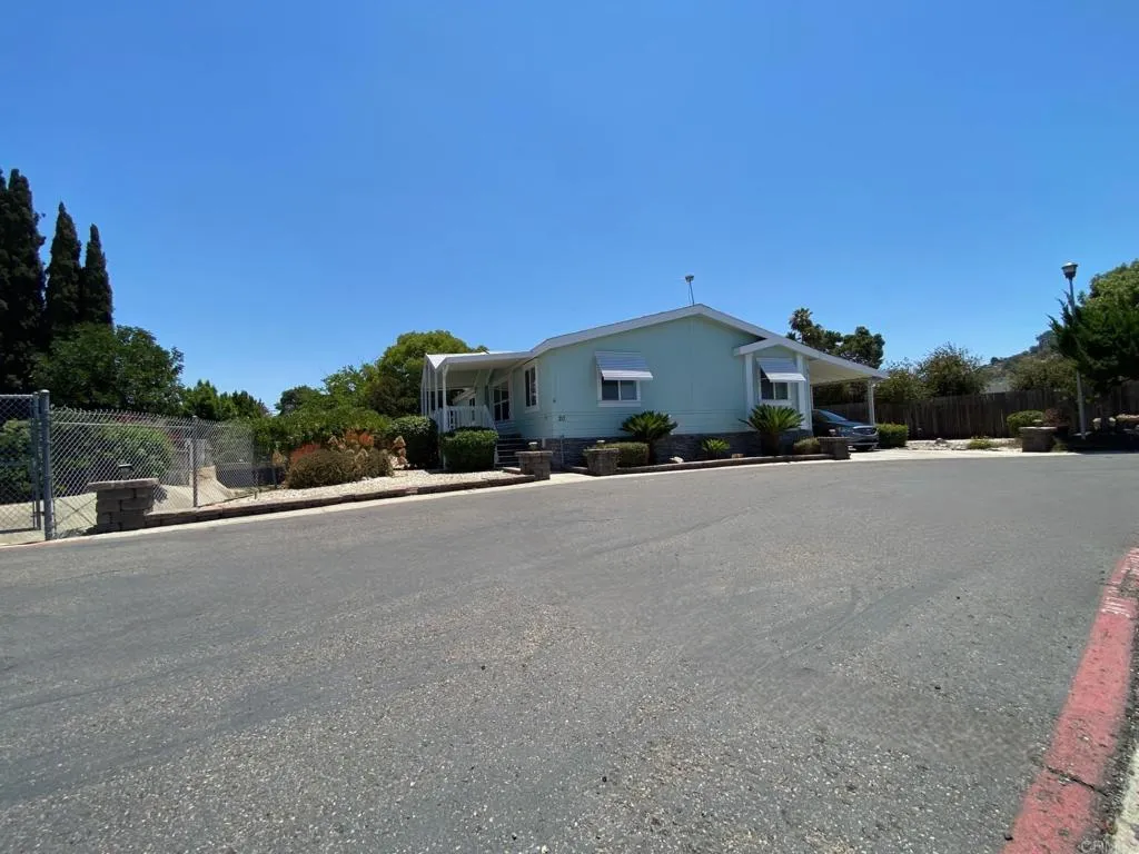 https://cdn.realtyfeed.com/cdn/127/306484527/c8f84ba9642bae851b66aac41c5c008e.webp