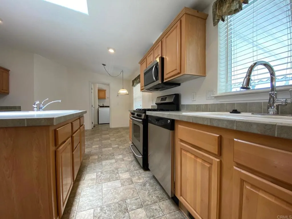 https://cdn.realtyfeed.com/cdn/127/306484527/d3e982bf00de5c2e24d157caaf143924.webp