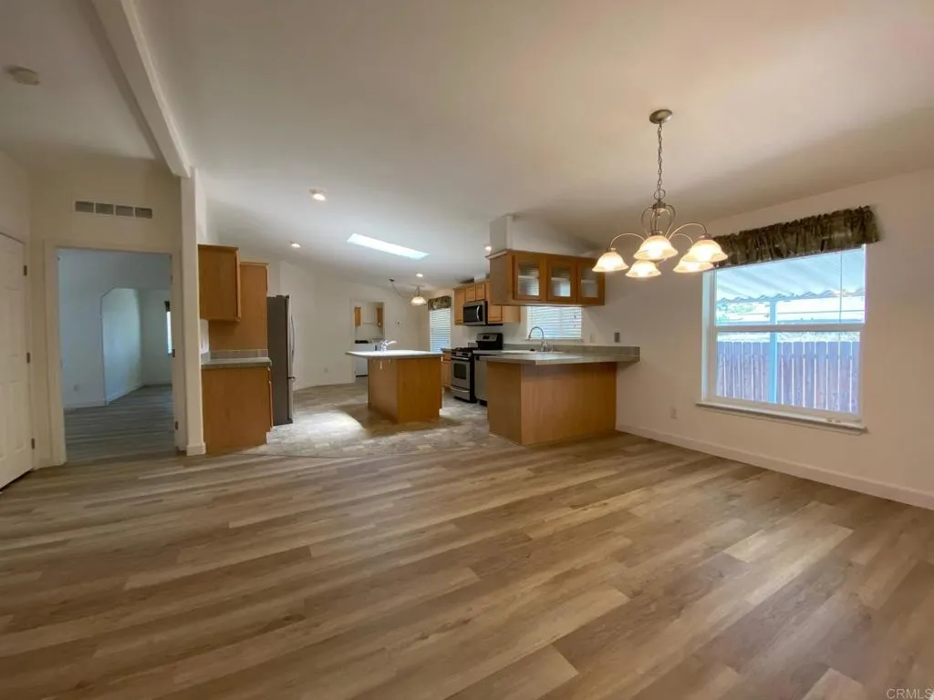 https://cdn.realtyfeed.com/cdn/127/306484527/e49ba14d6bcd3a45d5fdf5b18da2747f.webp