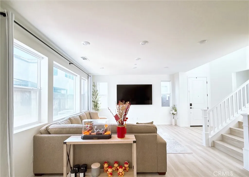 https://cdn.realtyfeed.com/cdn/127/306484593/78a6c563a040991bb5e7bcd12337d09d.webp