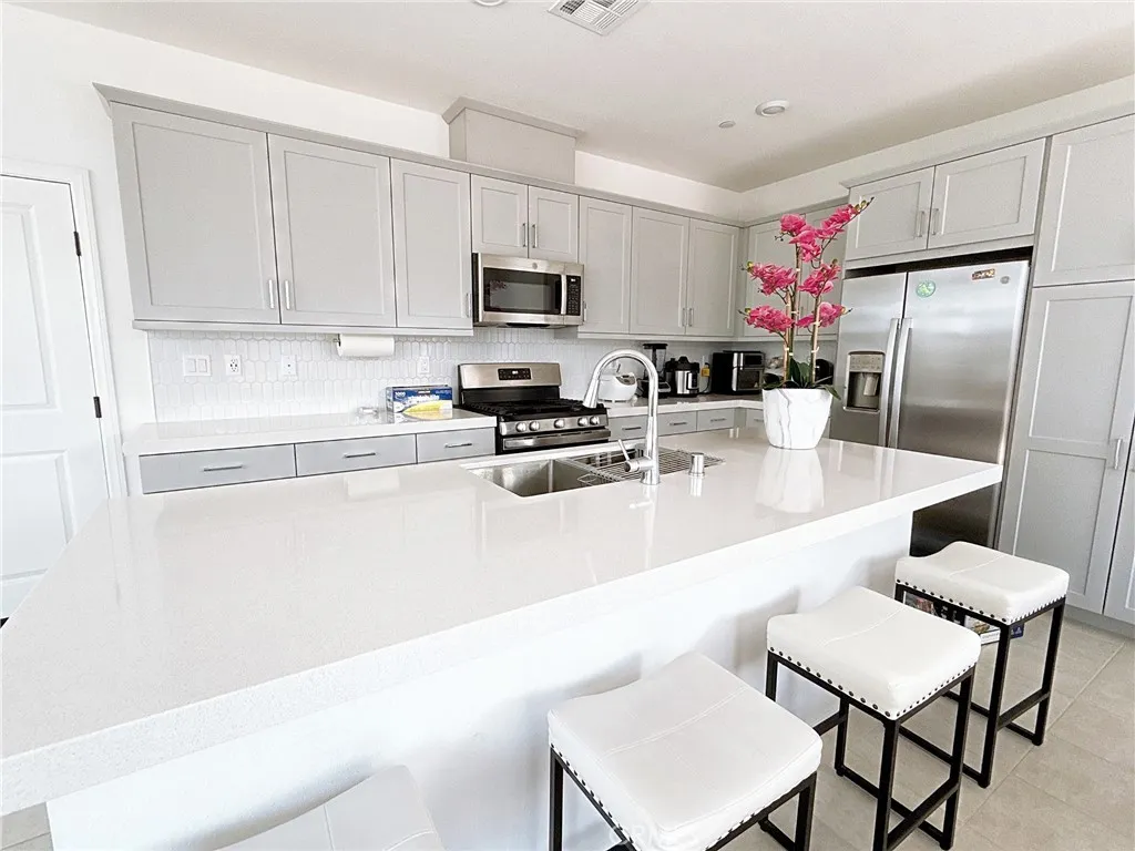 https://cdn.realtyfeed.com/cdn/127/306484593/9862447e802fb795e7b3c2f7ae45762b.webp