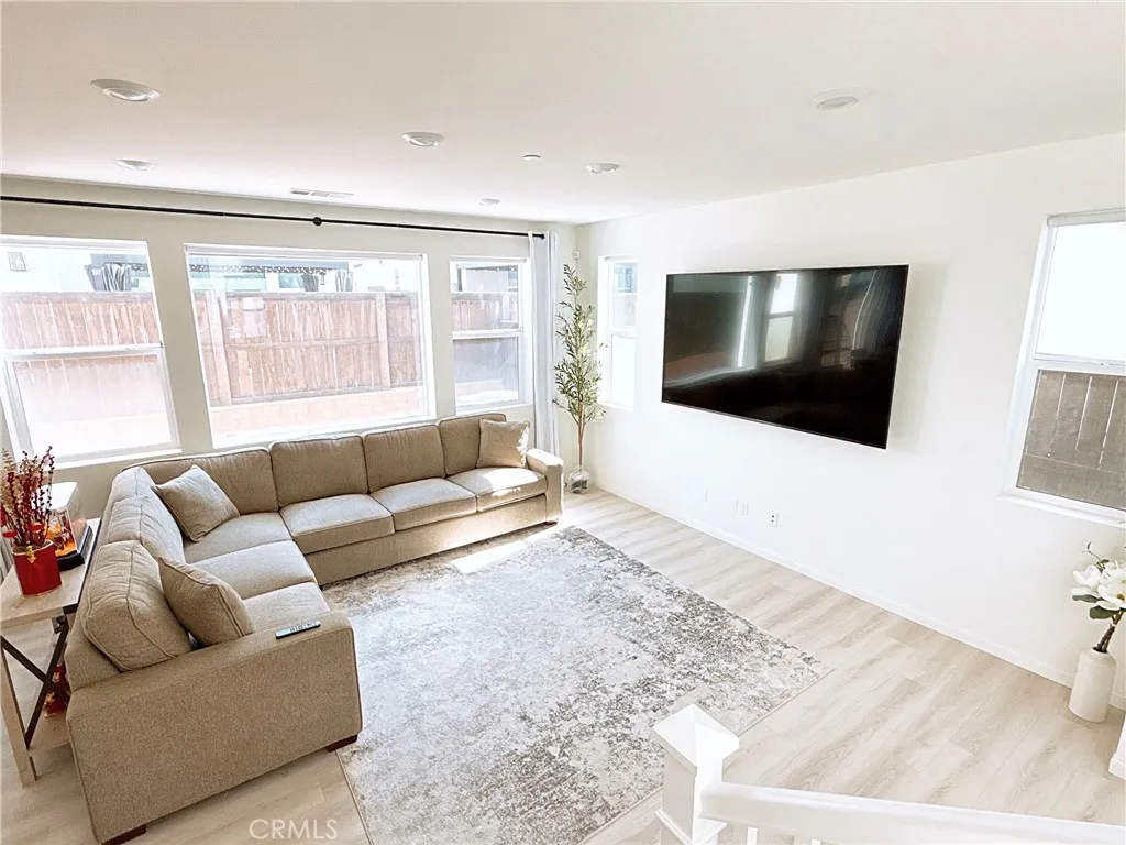 https://cdn.realtyfeed.com/cdn/127/306484593/c2ffd94dfb1b5792305887bb92b1b249.webp