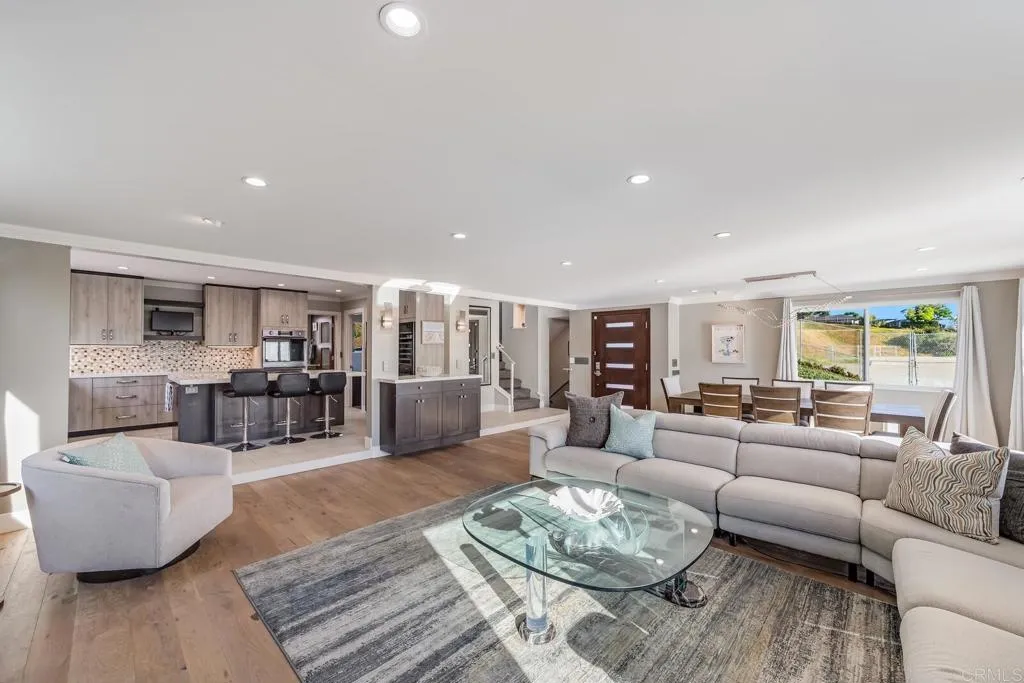https://cdn.realtyfeed.com/cdn/127/306484623/12935d1f777b99bc3d0cfceb39ed3fc5.webp
