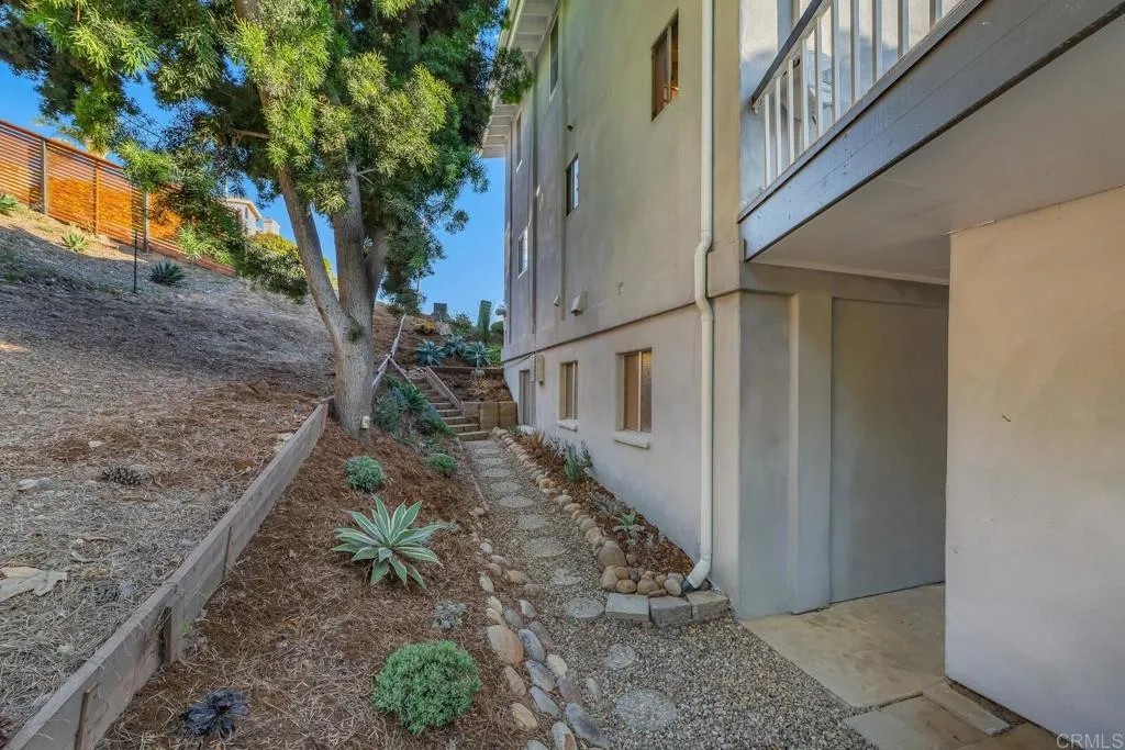 https://cdn.realtyfeed.com/cdn/127/306484623/1cceb2731632c74d85ac5b890ccbc8e9.webp