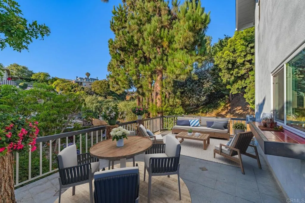 https://cdn.realtyfeed.com/cdn/127/306484623/8eeaa25026428492af61b31f931130fc.webp