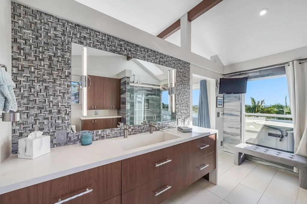 https://cdn.realtyfeed.com/cdn/127/306484623/c33c9dd60683545809e0b3506ec35fd5.webp