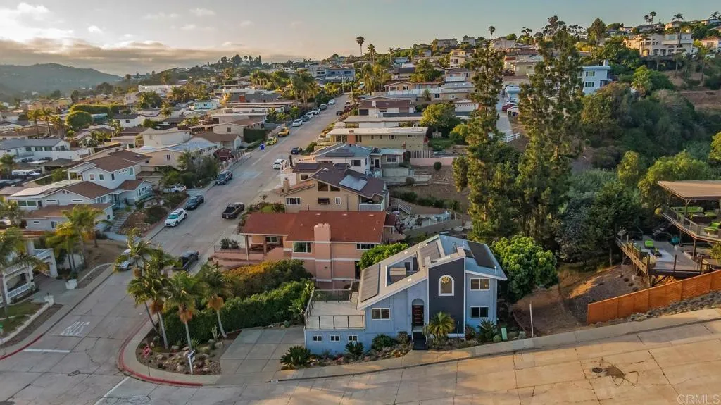 https://cdn.realtyfeed.com/cdn/127/306484623/f81b43349cc56a3d397051eb94e96fb3.webp