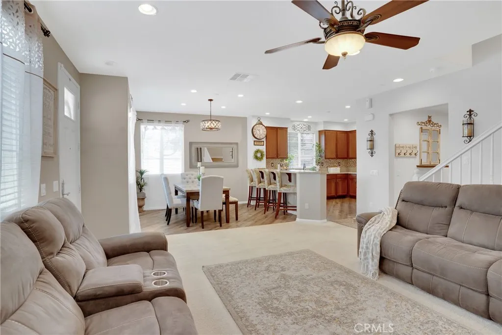 https://cdn.realtyfeed.com/cdn/127/306484624/128d06d71bfb1d0dbef27c79a56bd364.webp