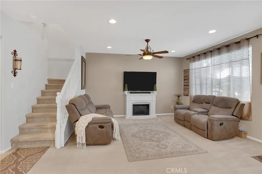 https://cdn.realtyfeed.com/cdn/127/306484624/142902639d046762b85c9b746f82dbcc.webp