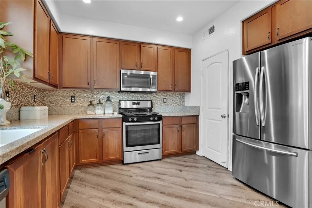 https://cdn.realtyfeed.com/cdn/127/306484624/dec5296585b41c676411147d592cae9a.webp