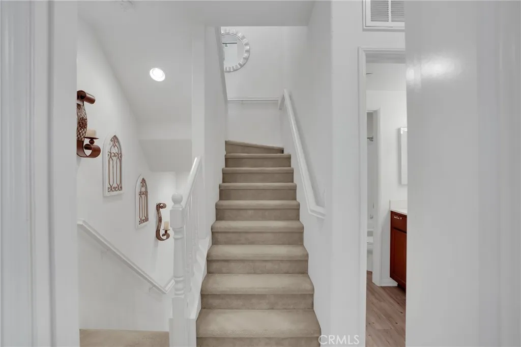 https://cdn.realtyfeed.com/cdn/127/306484624/eab4470195d48d671d3084a212634afc.webp
