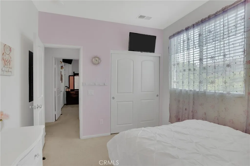 https://cdn.realtyfeed.com/cdn/127/306484624/f8e1c01b2dfec97321bbd13476509983.webp