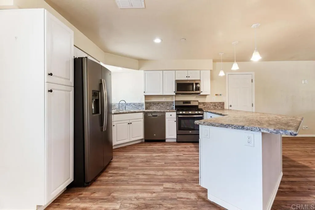 https://cdn.realtyfeed.com/cdn/127/306484741/0038aa25f349ebcbf80eeb0eb98fc6be.webp