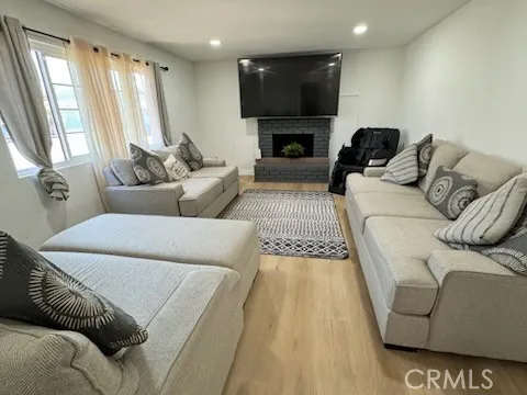 https://cdn.realtyfeed.com/cdn/127/306484742/e830940d7bfe4282e9a032dbe2fea5c9.webp