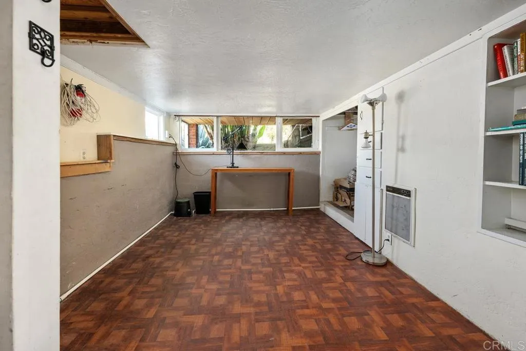 https://cdn.realtyfeed.com/cdn/127/306484980/0d2c0ca017b45a83a9bca6e47be9119a.webp