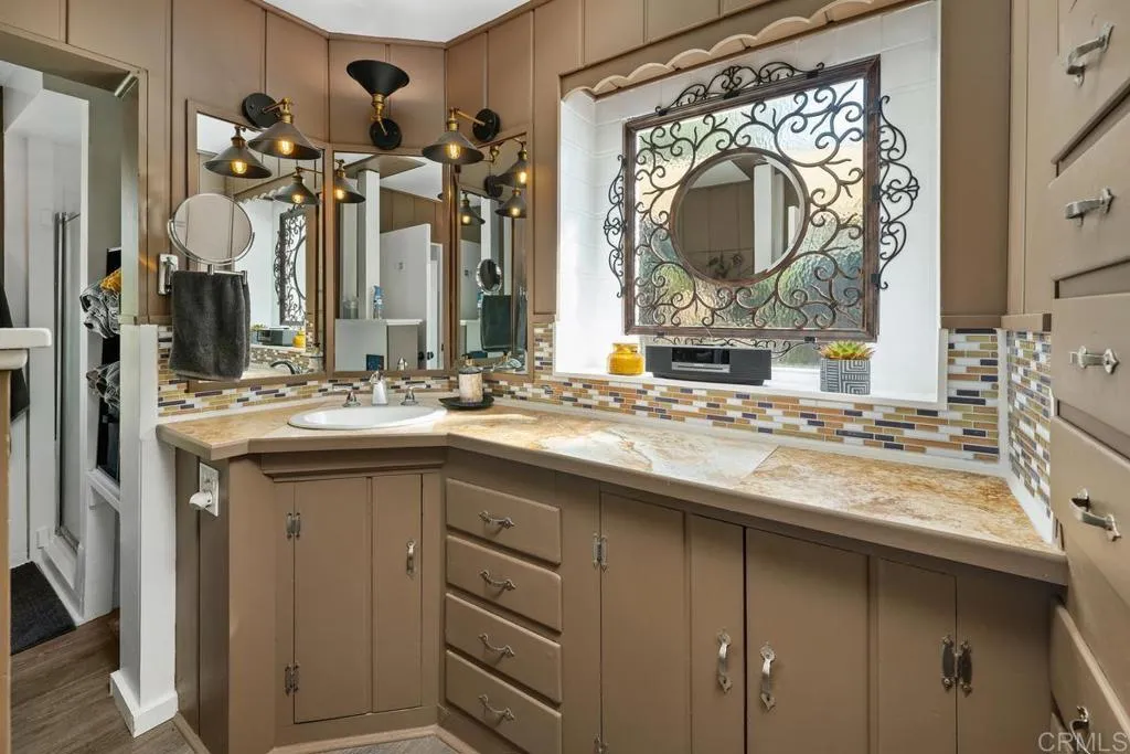 https://cdn.realtyfeed.com/cdn/127/306484980/1a4752815695bd9da9ea2b02603ed196.webp