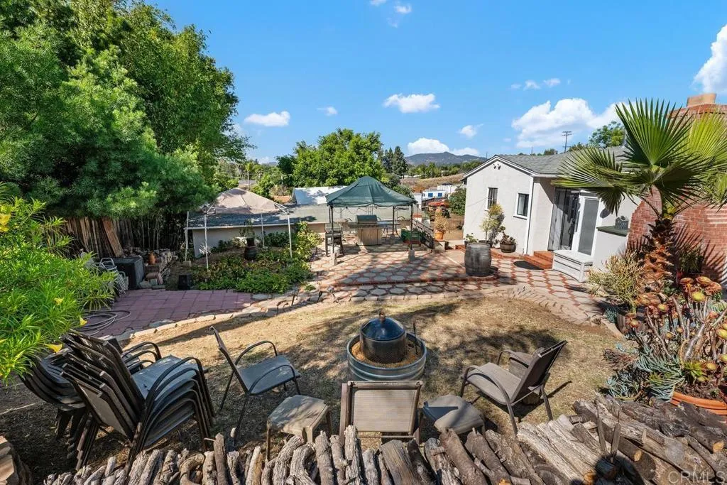 https://cdn.realtyfeed.com/cdn/127/306484980/1d38bb9bfead3793cf7a3b24640e9cc8.webp