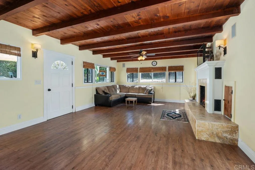 https://cdn.realtyfeed.com/cdn/127/306484980/78da9eca2e734a6de3ec7e6cb64f72b8.webp