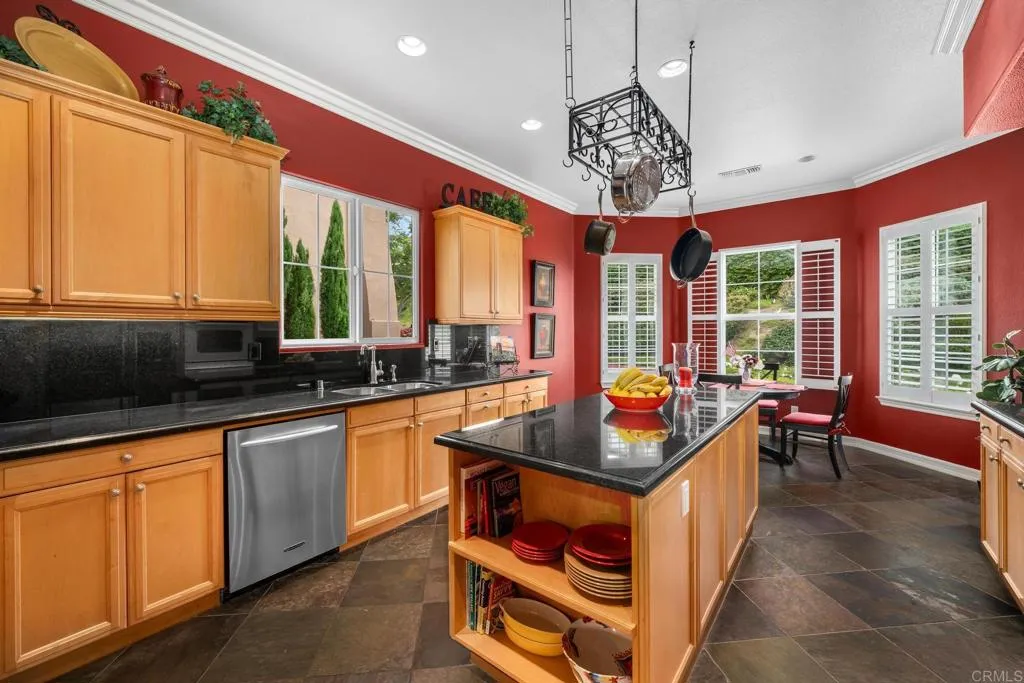 https://cdn.realtyfeed.com/cdn/127/306485061/419158bd25911e45d5437491f93c54a0.webp