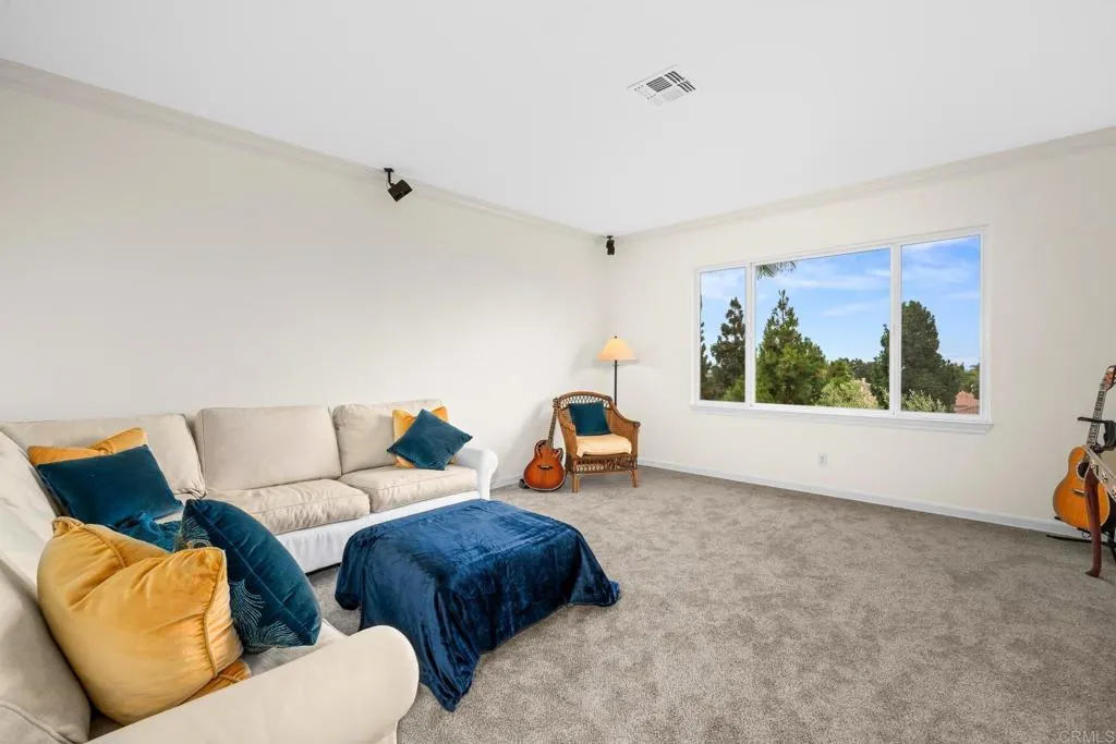 https://cdn.realtyfeed.com/cdn/127/306485061/614035b4c8678f8a547eec75a371e3e3.webp