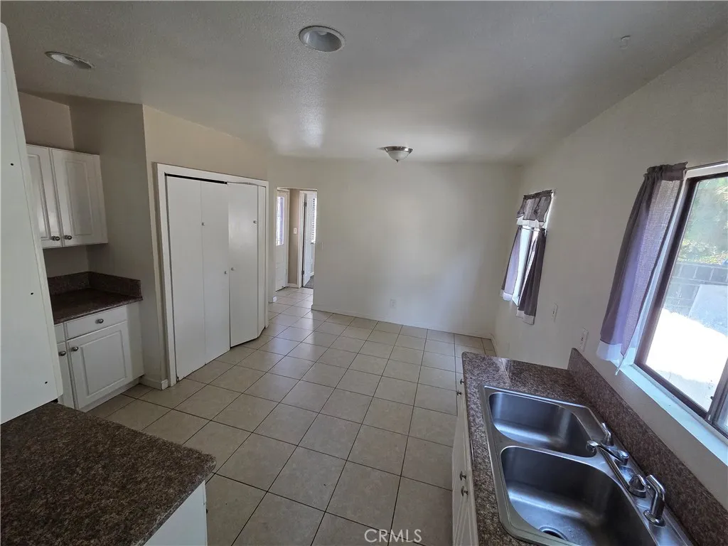 https://cdn.realtyfeed.com/cdn/127/306485153/4b4288f297773ffa8476bd76e75835bb.webp