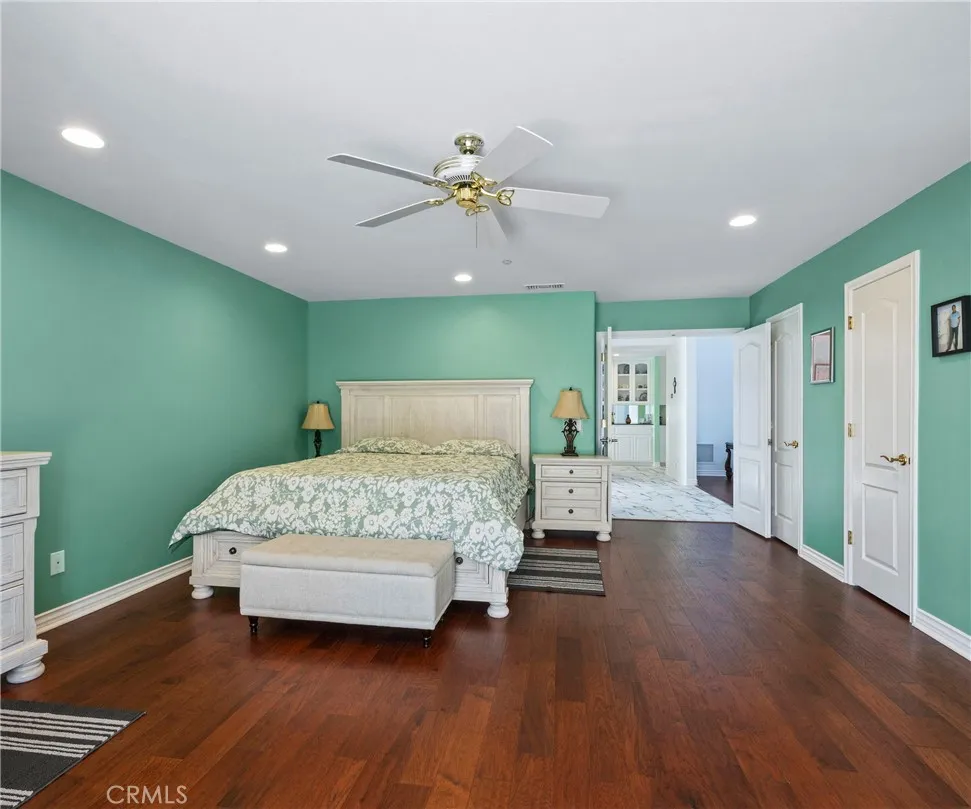https://cdn.realtyfeed.com/cdn/127/306485191/ec48111d1e93df9c6d767eae37fa8c03.webp
