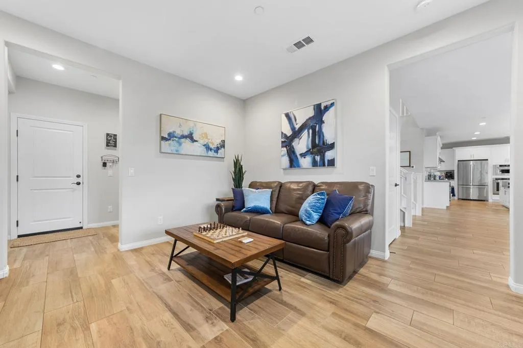 https://cdn.realtyfeed.com/cdn/127/306486029/32562576d2c1e8f664db56027805b486.webp