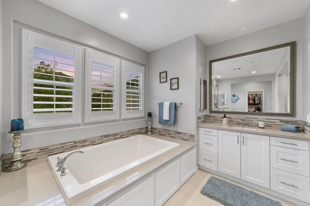 https://cdn.realtyfeed.com/cdn/127/306486029/998fe0bf5bd491d32f23ce7073005323.webp
