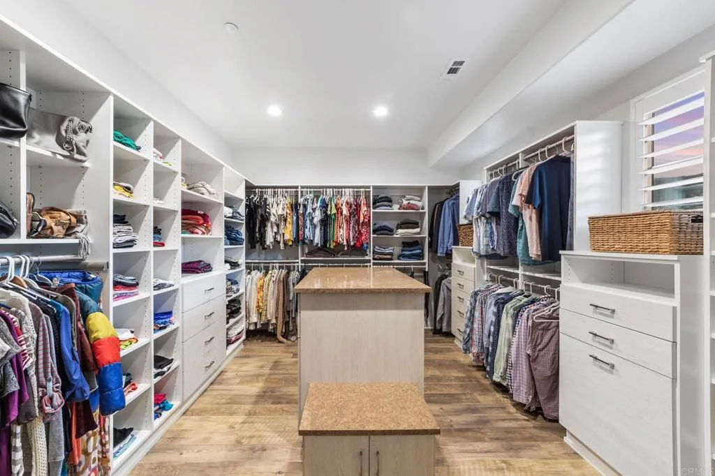 https://cdn.realtyfeed.com/cdn/127/306486029/afcc4c069f32ffee014cb187216b6572.webp