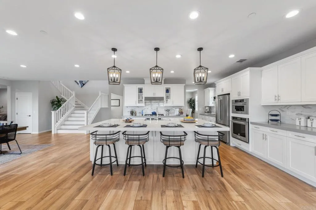 https://cdn.realtyfeed.com/cdn/127/306486029/c1a194e00944a1791223ecbafecb80cc.webp