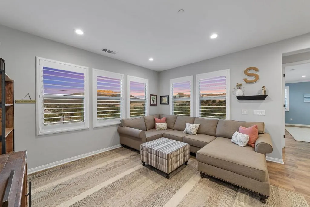 https://cdn.realtyfeed.com/cdn/127/306486029/ce5fa5f698b41b2d07d7cee35b1c1116.webp