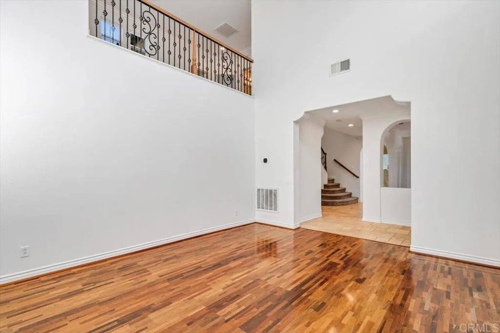 https://cdn.realtyfeed.com/cdn/127/306486065/a7124020c17f2bc6e2d04eb48812c771.webp