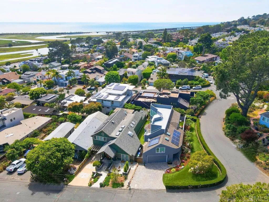 https://cdn.realtyfeed.com/cdn/127/306486069/152e29b3c49a815618bf6343b5c5d181.webp