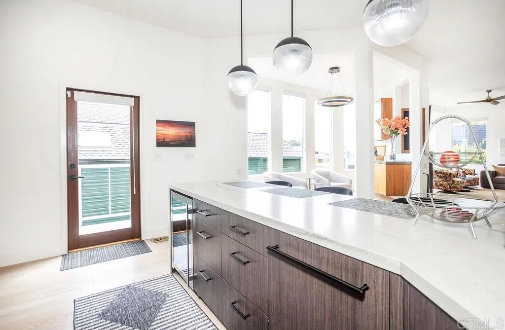 https://cdn.realtyfeed.com/cdn/127/306486069/aed5d0cd70625aa4f55a5a973d40e5e4.webp