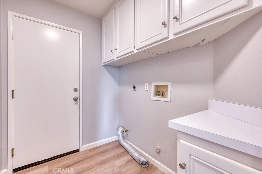 https://cdn.realtyfeed.com/cdn/127/306486123/83a20b5f7f24e55d9bb87bd85e6665b9.webp