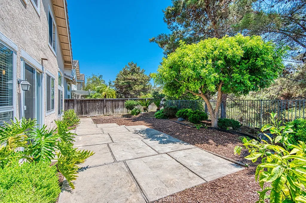 https://cdn.realtyfeed.com/cdn/127/306486123/98ca49e190b4c87c7693f58c00f35383.webp